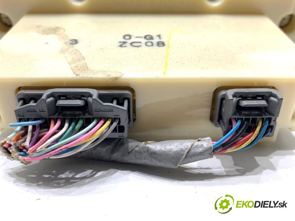 HONDA ACCORD VIII Kombi 2011 110 kW 2.2 i-DTEC (CW3) 2199 Panel ovládania kúrenia  (Prepínacie páčky pod volantom)