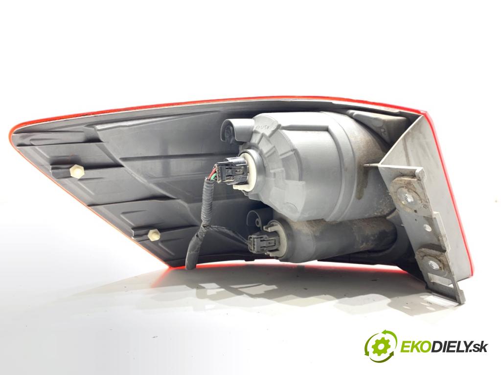 HONDA ACCORD VIII Kombi 2011 110 kW 2.2 i-DTEC (CW3) 2199 Svetlo pravy zad
