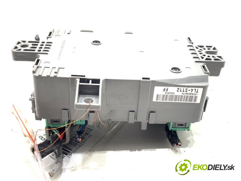 HONDA ACCORD VIII Kombi 2011 110 kW 2.2 i-DTEC (CW3) 2199 skříňka poistková  (Pojistková skříňka)