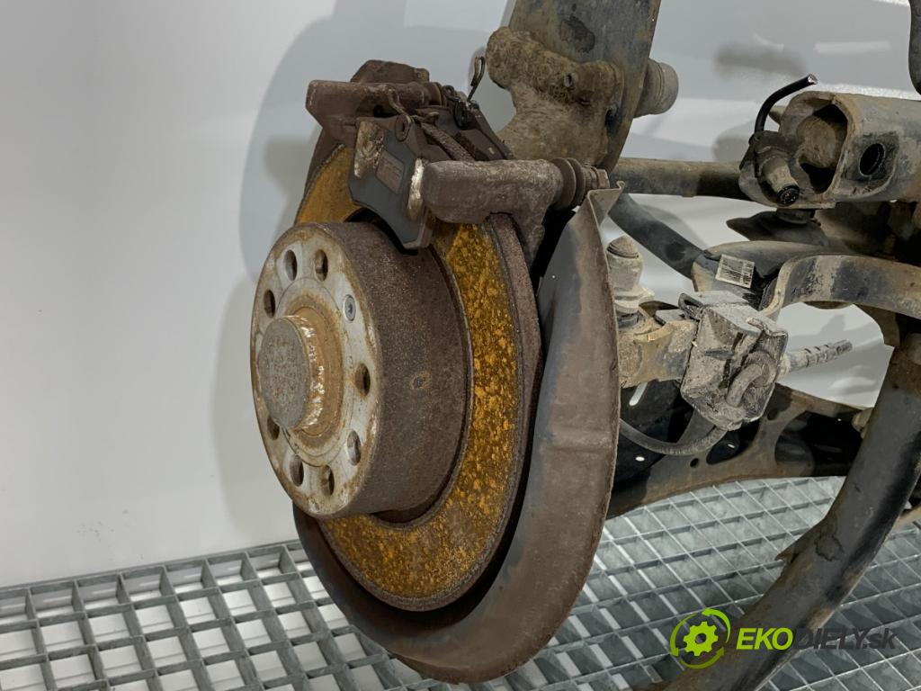 SEAT LEON II liftback 2008 75 kW 1.6 1595 výztuha zadní část