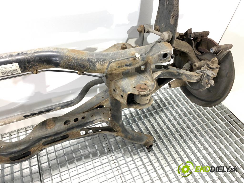 SEAT LEON II liftback 2008 75 kW 1.6 1595 výztuha zadní část