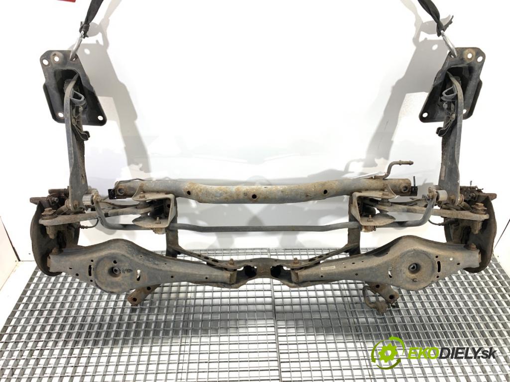 SEAT LEON II liftback 2008 75 kW 1.6 1595 výztuha zadní část