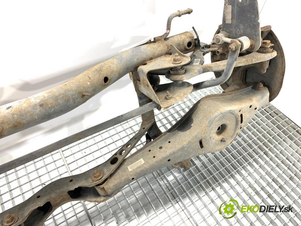 SEAT LEON II liftback 2008 75 kW 1.6 1595 výztuha zadní část