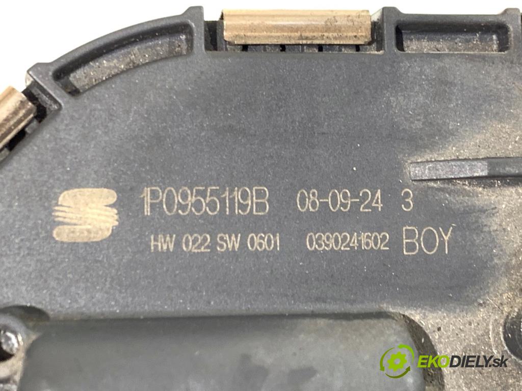 SEAT LEON II liftback 2008 75 kW 1.6 1595 Motor stieračov predný ľavy 1P0955119B
