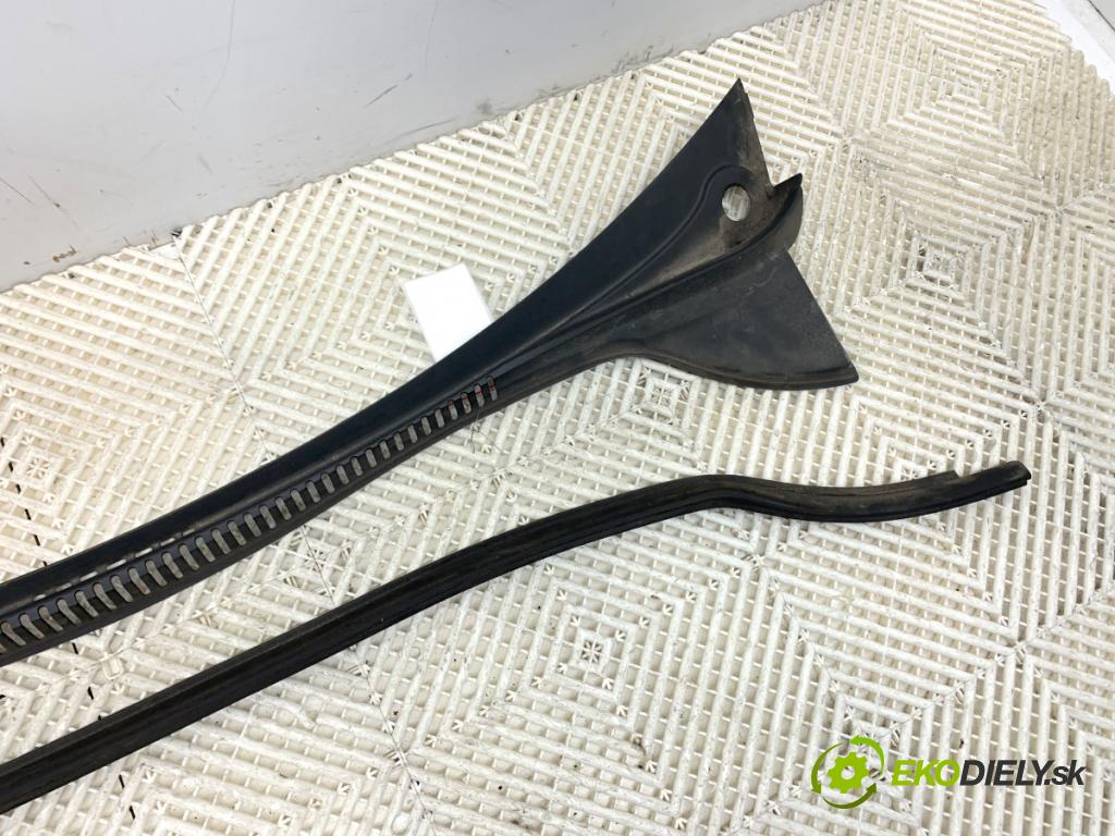 SEAT LEON II liftback 2008 75 kW 1.6 1595 Torpédo, plast pod čelné okno 1P0853185B (Torpédo (plast pod čelným sklom))