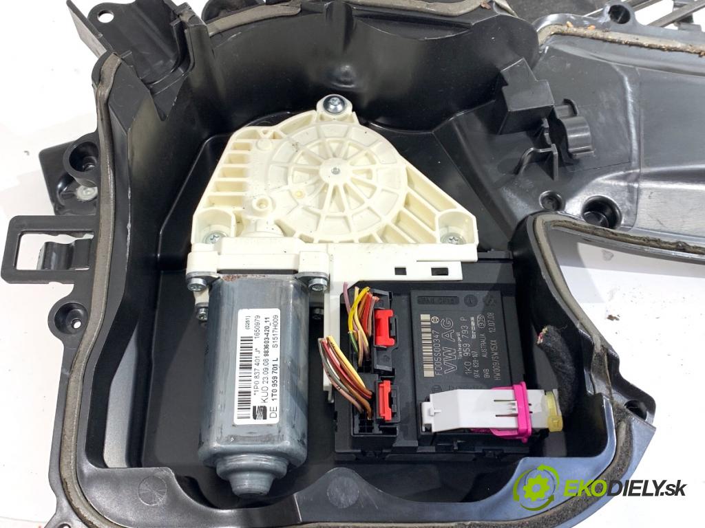 SEAT LEON II liftback 2008 75 kW 1.6 1595 Mechanizmus okna ľavy predný 1P0837401J