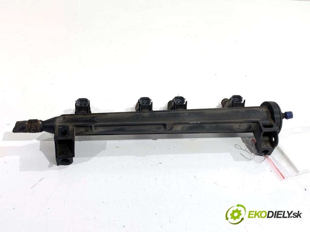 SEAT LEON II liftback 2008 75 kW 1.6 1595 Lišta vstrekovacia 06A133317AS (Vstrekovacia lišta)