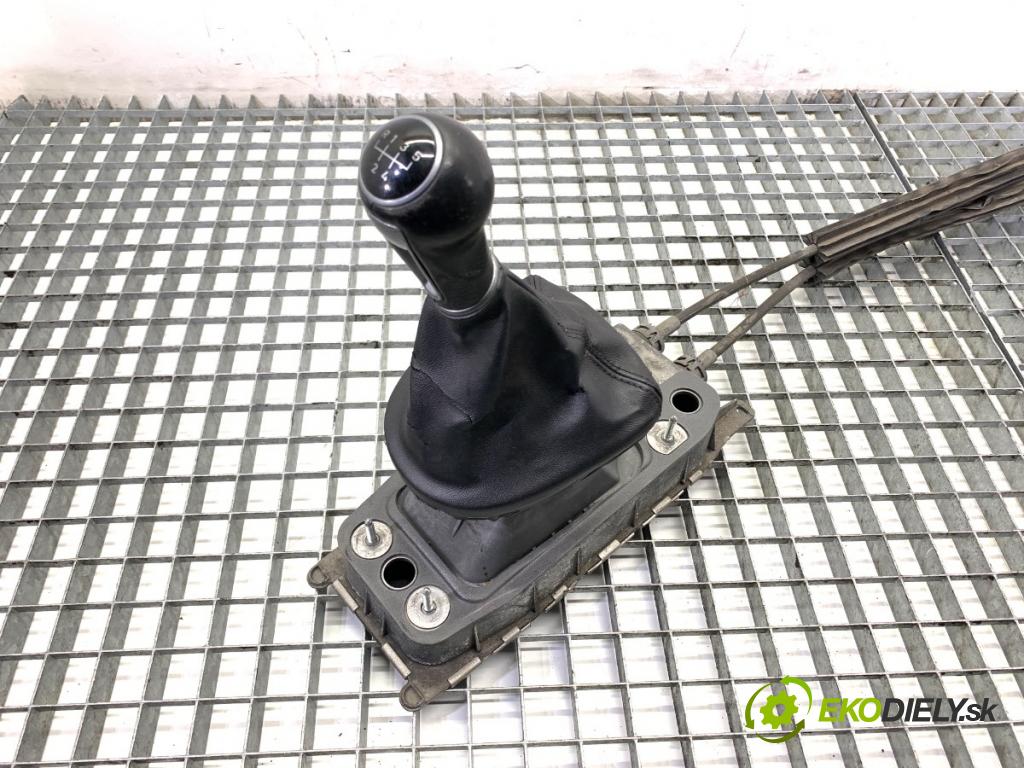 SEAT LEON II liftback 2008 75 kW 1.6 1595 Kulisa 1K0711049CF (Rýchlostná páka (kulisa))