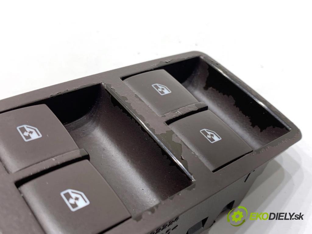 OPEL INSIGNIA A liftback 2011 118 kW 2.0 CDTI (68) 1956 Prepínač okien 13305012 (Prepínacie páčky pod volantom)