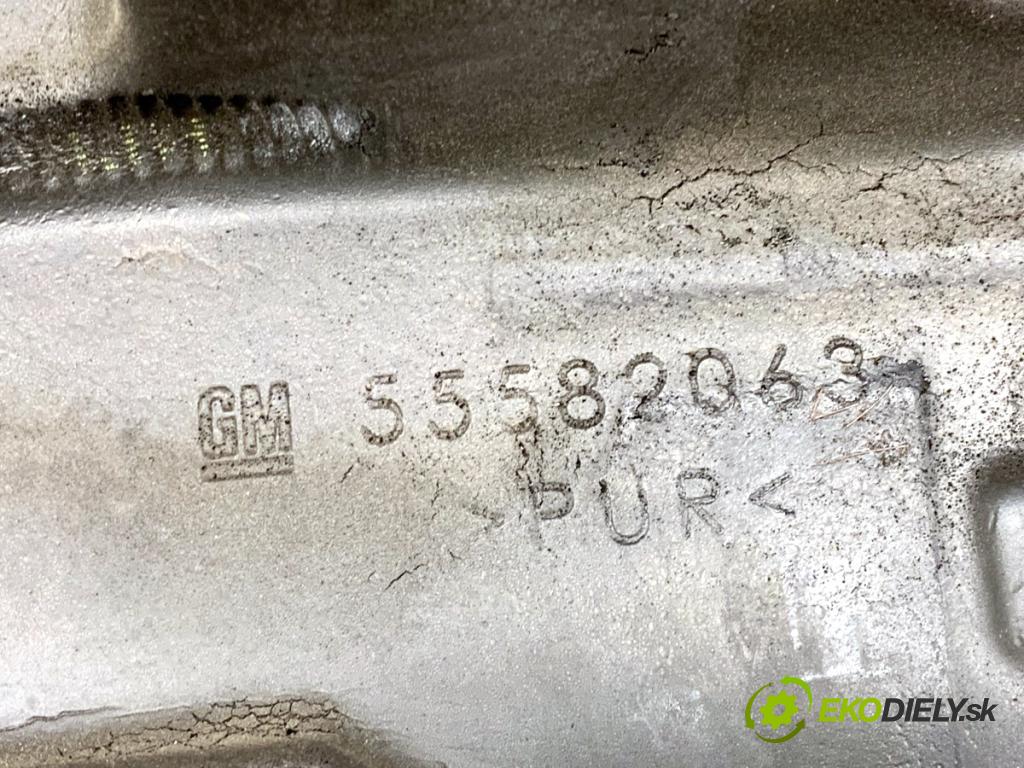 OPEL INSIGNIA A liftback 2011 118 kW 2.0 CDTI (68) 1956 Kryt Motor 55582063 (Kryt motora)