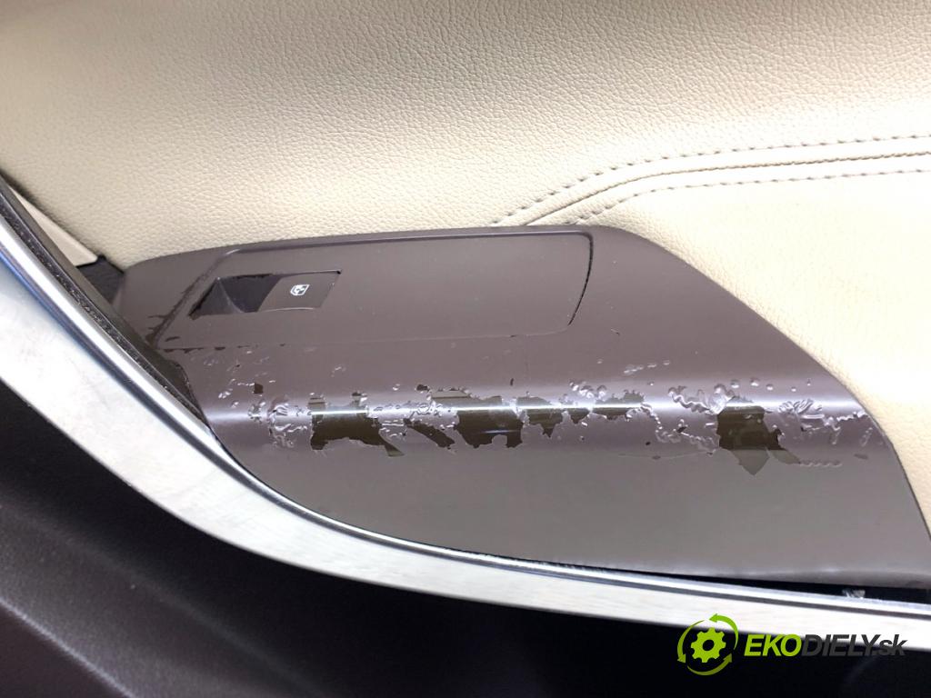 OPEL INSIGNIA A liftback 2011 118 kW 2.0 CDTI (68) 1956 čalúnenie Dvere pravy predný