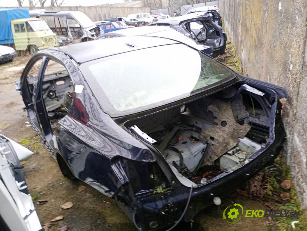 BMW F01 sedan  300 kW 750 i, Li xDrive 4395 karoséria ČTVRŤÁK: Blatník zad ľavy pravy prah strecha PODŁUŻNICA ľavy pravy