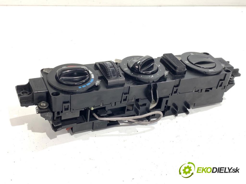 MERCEDES-BENZ W903 Autobus 2005 80 kW 211 CDI 2148 Panel ovládania kúrenia A0004463628KZ (Prepínacie páčky pod volantom)