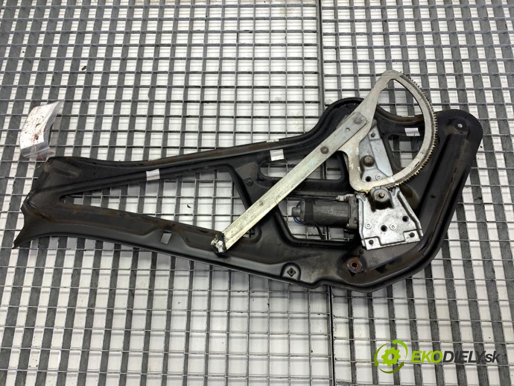 MERCEDES-BENZ W903 Autobus 2005 80 kW 211 CDI 2148 mechanismus okna levý přední část 0130821735