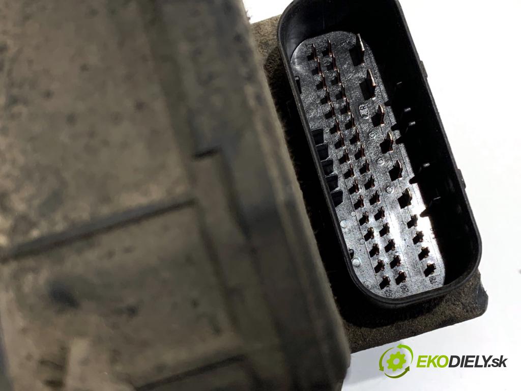 MERCEDES-BENZ W903 Autobus 2005 80 kW 211 CDI 2148 Pumpa ABS 0004469289 (Pumpa ABS)