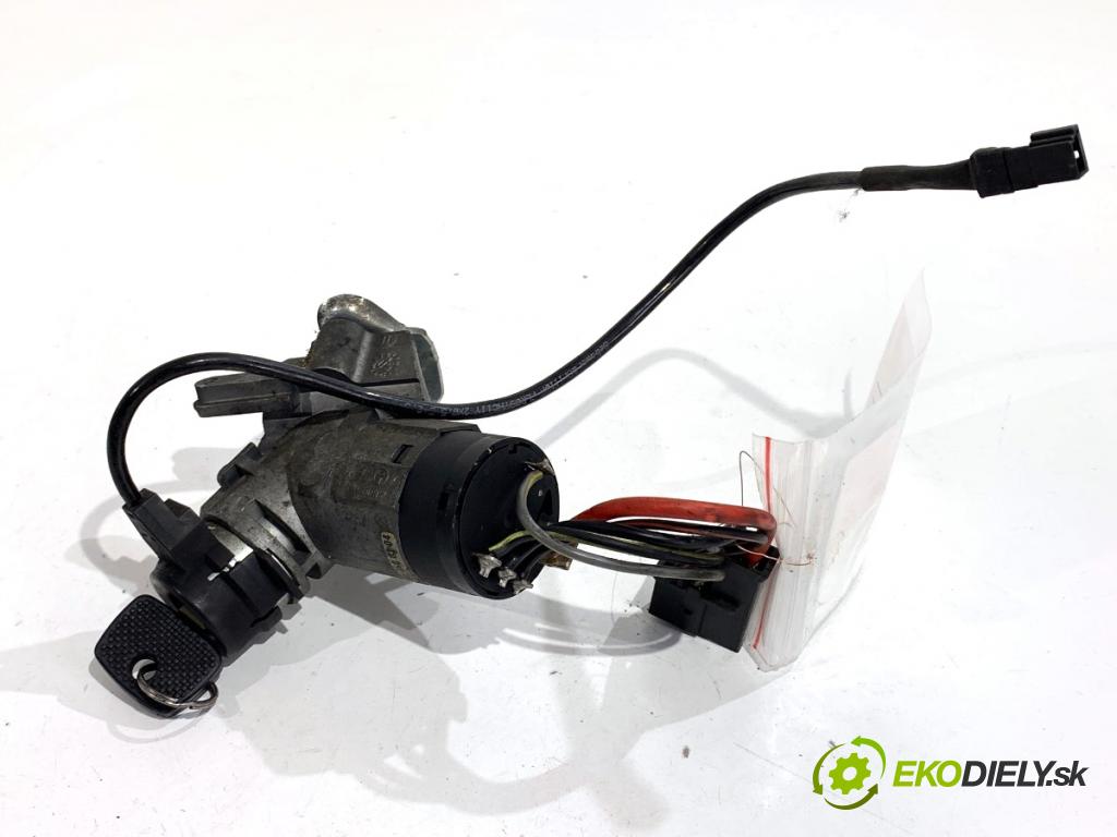 MERCEDES-BENZ W903 Autobus 2005 80 kW 211 CDI 2148 spinačka A9014600104 (Spínacia skrinka)