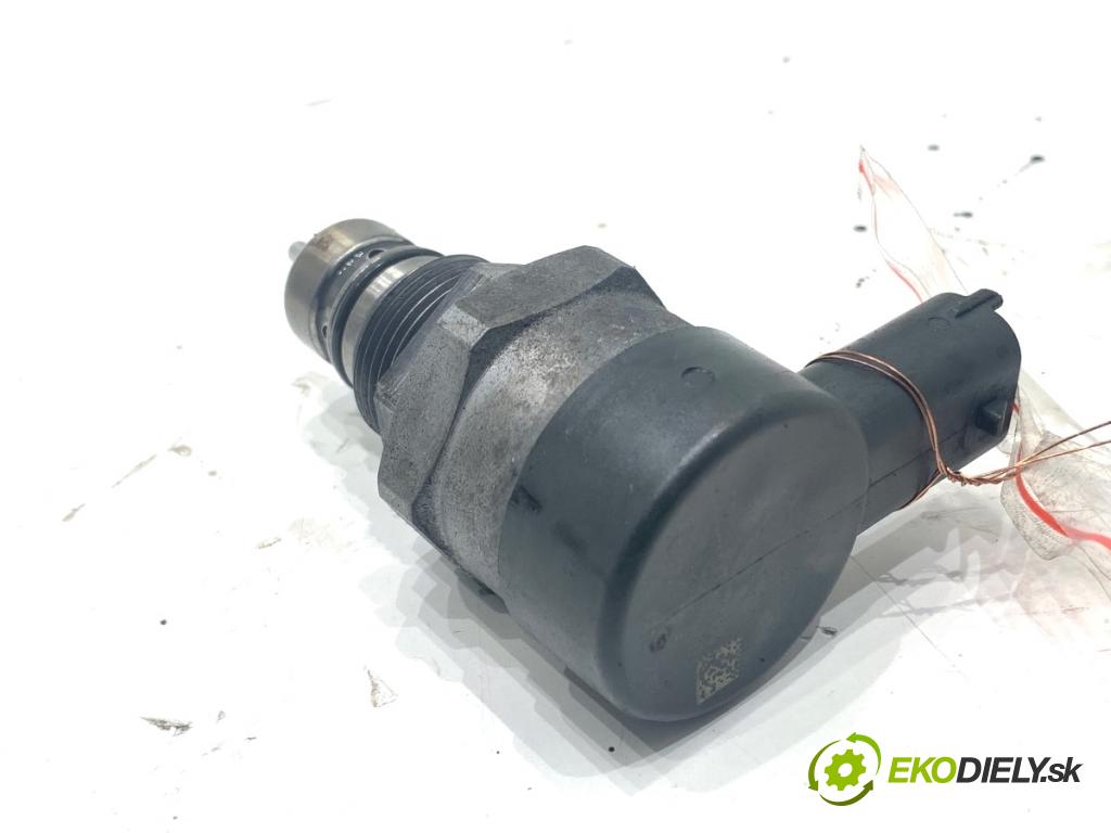 JEEP GRAND CHEROKEE WK SUV 2015 184 kW 3.0 CRD V6 4x4 2987 Regulátor tlaku paliva 0281006209 (Palivový systém ostatné)