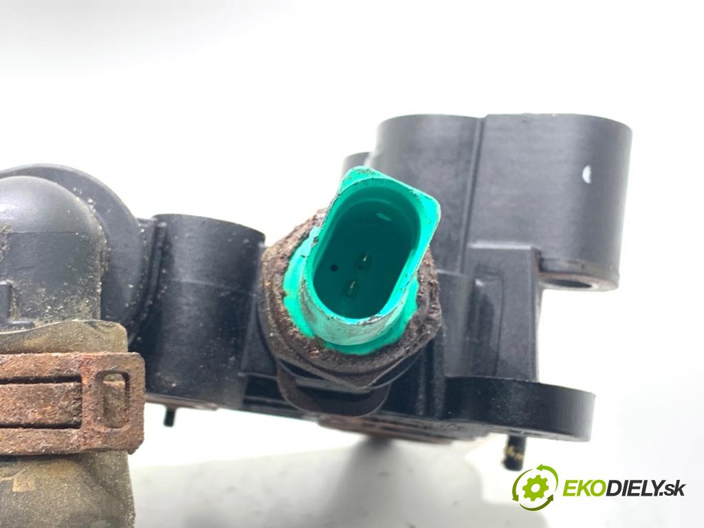 SKODA FABIA III Kombi 2017 77 kW 1.4 TDI 1422 Obal filtra oleja 04B115389B (Obal olejového filtra)