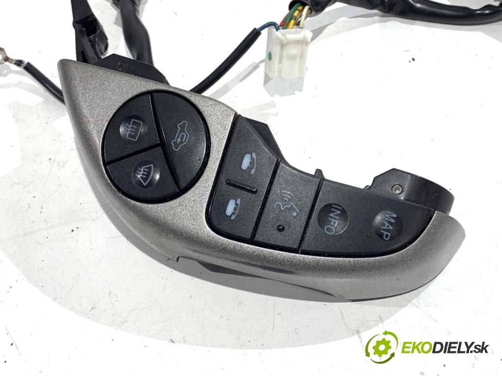 TOYOTA PRIUS II liftback 2008 57 kW 1.5 Hybrid (NHW20_) 1497 SPÍNAČE: volantu F70CV142