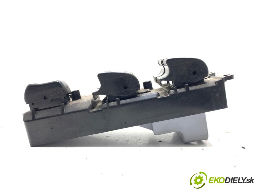 TOYOTA PRIUS II liftback 2008 57 kW 1.5 Hybrid (NHW20_) 1497 Prepínač okien 84820-47050 (Prepínacie páčky pod volantom)