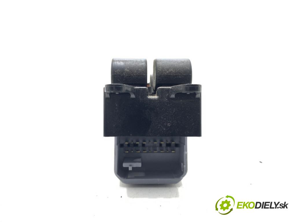 TOYOTA PRIUS II liftback 2008 57 kW 1.5 Hybrid (NHW20_) 1497 Prepínač okien 84820-47050 (Prepínacie páčky pod volantom)