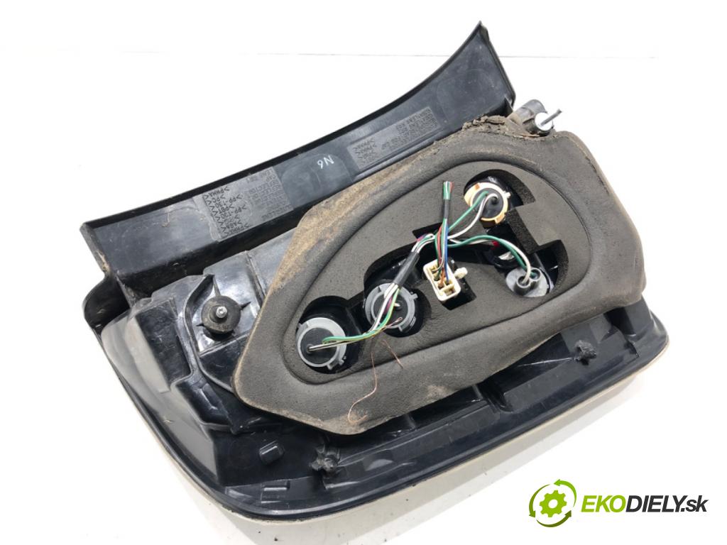 TOYOTA PRIUS II liftback 2008 57 kW 1.5 Hybrid (NHW20_) 1497 Svetlo pravy zad