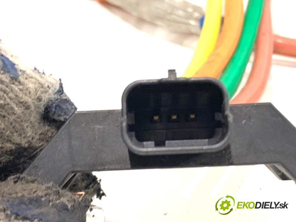 RENAULT KANGOO II nadwozie wielkoprzestrzenne (MPV) 2021 85 kW 1.5 dCi 115 (KW17) 1461 Snímač teploty spalín 226582354R (Snímač)