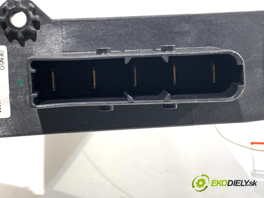 RENAULT KANGOO II nadwozie wielkoprzestrzenne (MPV) 2021 85 kW 1.5 dCi 115 (KW17) 1461 topné těleso radiátor topení elektrická 271430910R (Radiátor topení)