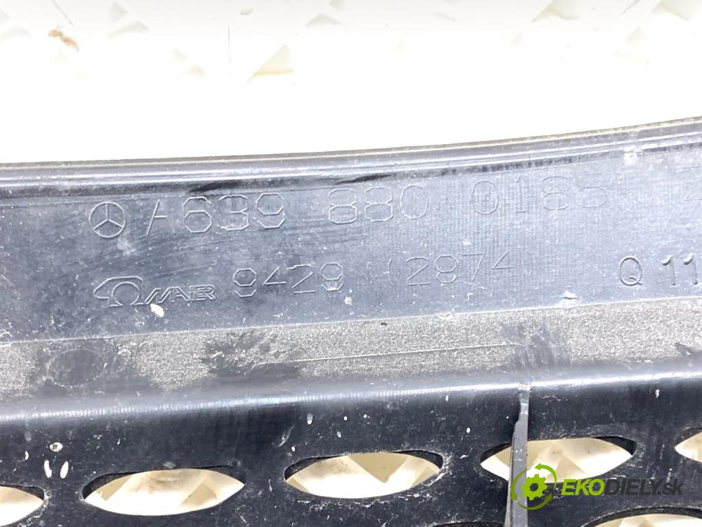 MERCEDES-BENZ W639 Autobus 2006 80 kW 111 CDI (639.701, 639.703, 639.705) 2148 mřížka maska A6398800185 (Přední mřížka (maska chladiče))