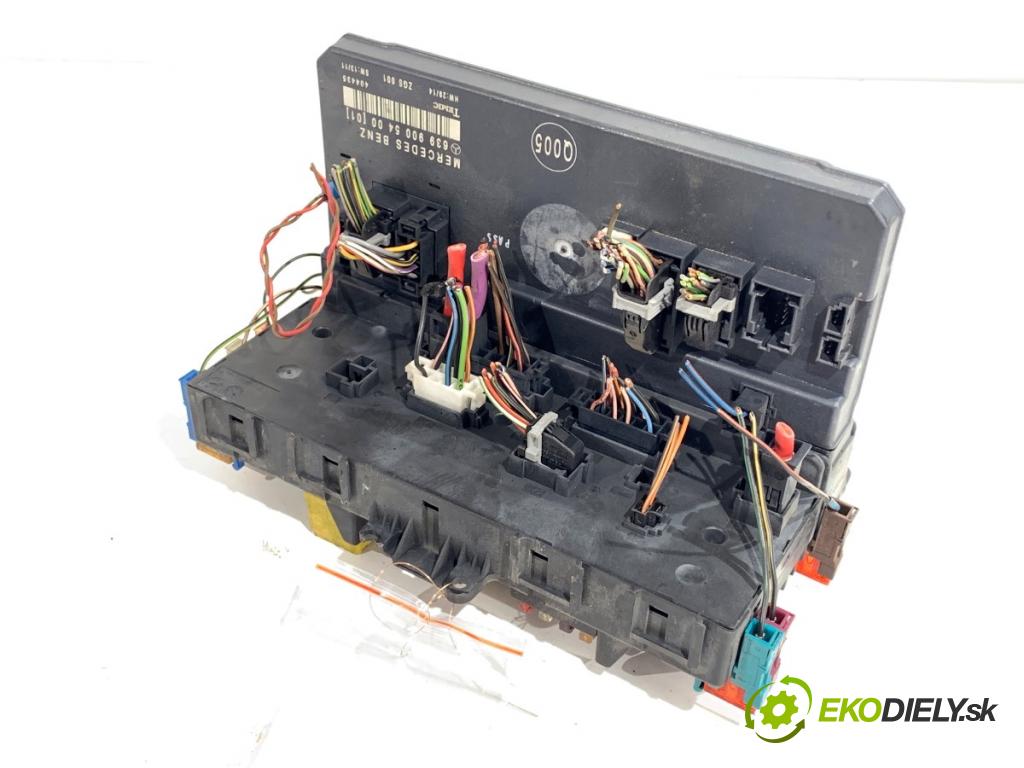 MERCEDES-BENZ W639 Autobus 2006 80 kW 111 CDI (639.701, 639.703, 639.705) 2148 skříňka poistková 6399005400 (Pojistková skříňka)