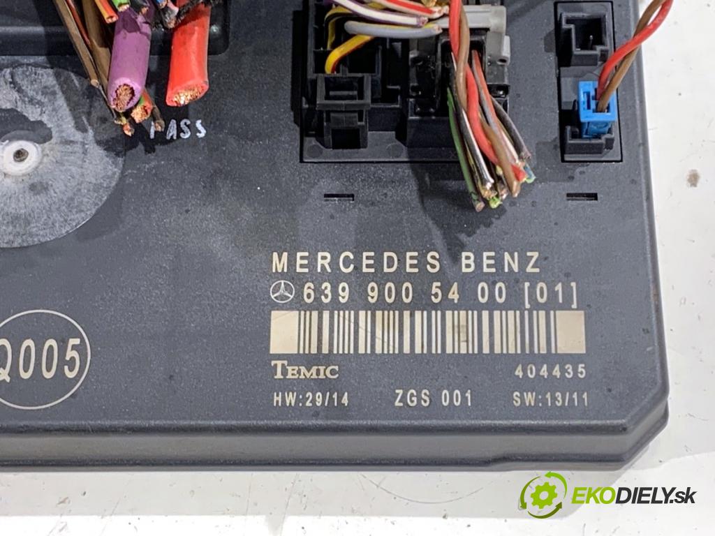 MERCEDES-BENZ W639 Autobus 2006 80 kW 111 CDI (639.701, 639.703, 639.705) 2148 skříňka poistková 6399005400 (Pojistková skříňka)