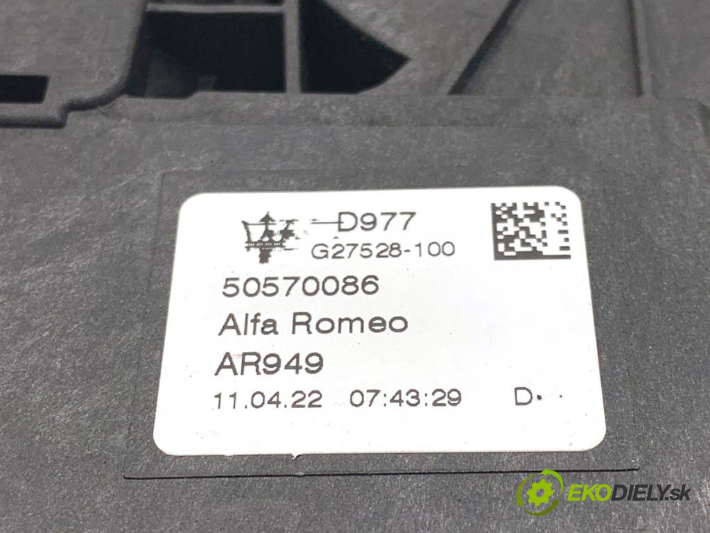 ALFA ROMEO STELVIO SUV 2022 206 kW 2.0 Q4 (949.AXA2A) 1995 doťah dverí zad 50570086