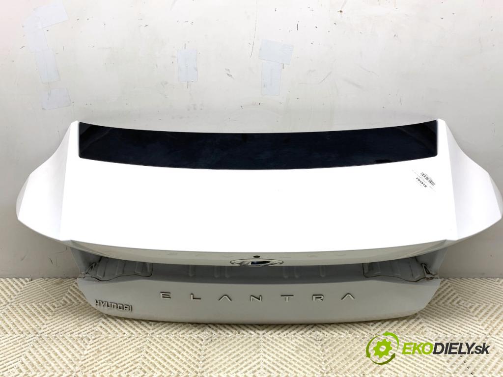 HYUNDAI ELANTRA VII sedan 2023 90 kW 1.6 1598 kapota zadní část