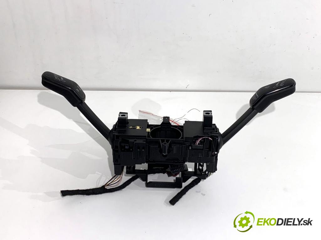 SKODA RAPID liftback 2018 70 kW 1.0 TSI 999 Prepínač kombinovaný 2Q0953507E (Prepínacie páčky pod volantom)