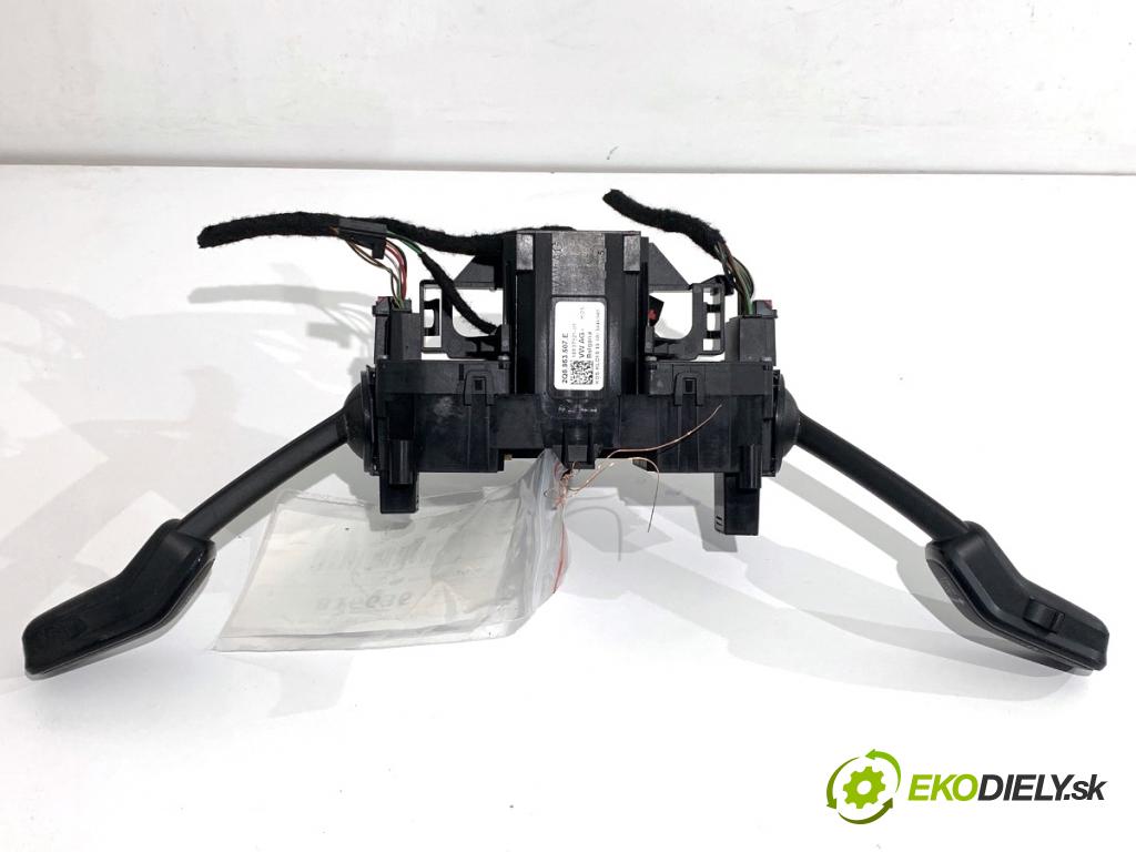 SKODA RAPID liftback 2018 70 kW 1.0 TSI 999 Prepínač kombinovaný 2Q0953507E (Prepínacie páčky pod volantom)