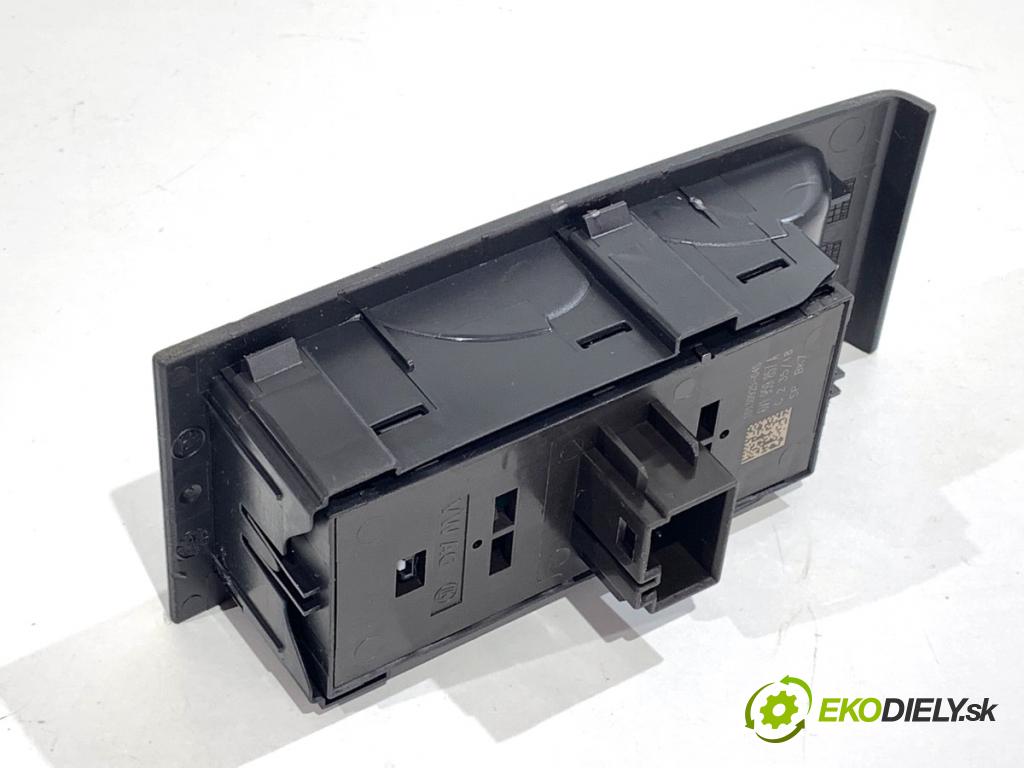 SKODA RAPID liftback 2018 70 kW 1.0 TSI 999 Prepínač okien 6V1959857A (Prepínacie páčky pod volantom)