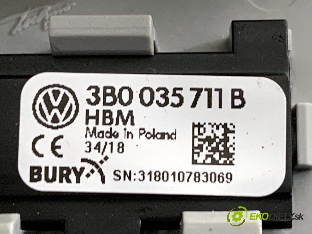 SKODA RAPID liftback 2018 70 kW 1.0 TSI 999 Svetlo stropné 3B0035711B
