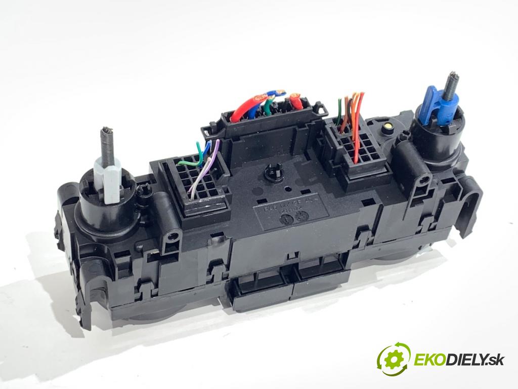 SKODA RAPID liftback 2018 70 kW 1.0 TSI 999 Panel ovládania kúrenia 5JA820045C (Prepínacie páčky pod volantom)