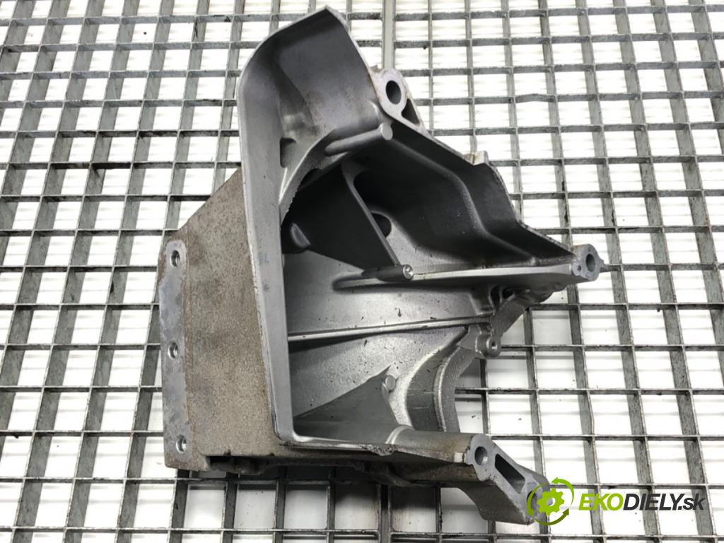 SKODA RAPID liftback 2018 70 kW 1.0 TSI 999 Obal 04C199207AF (Kryt motora)