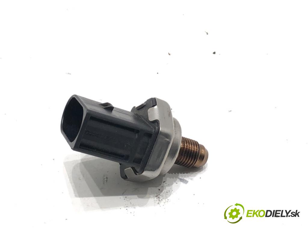 SKODA RAPID liftback 2018 70 kW 1.0 TSI 999 Snímač tlaku paliva 04C906054C (Snímač)