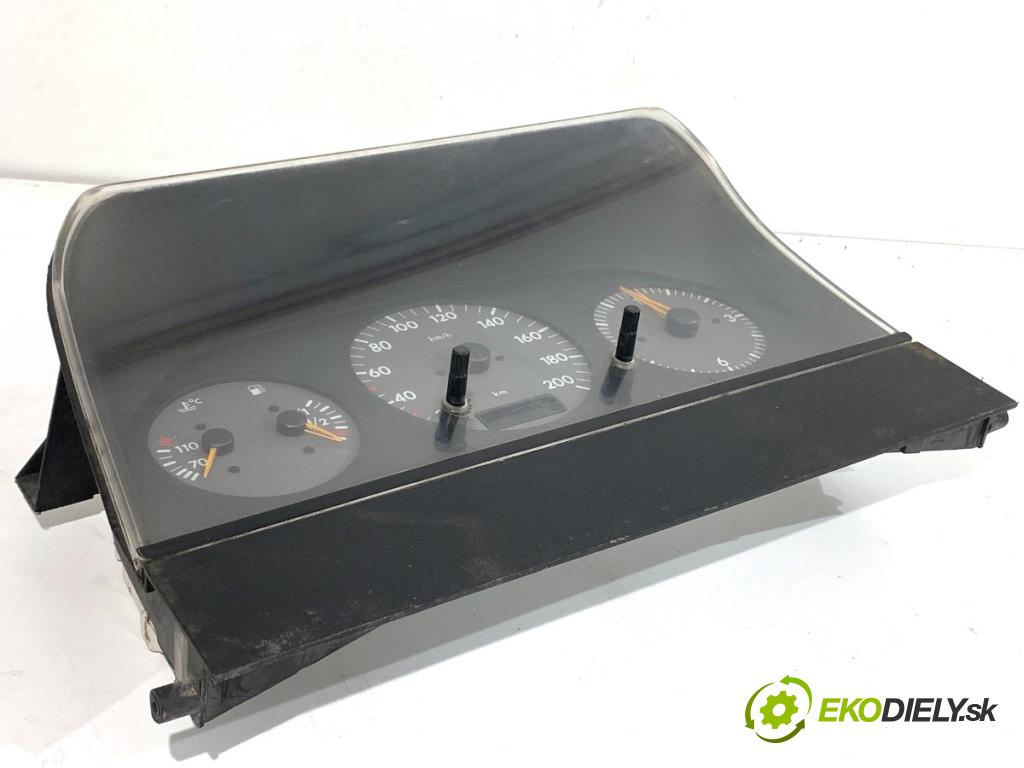 VW LT 28 35 Autobus 1999 75 kW 2.5 TDI 2461 Prístrojovka  (Prístrojová doska)