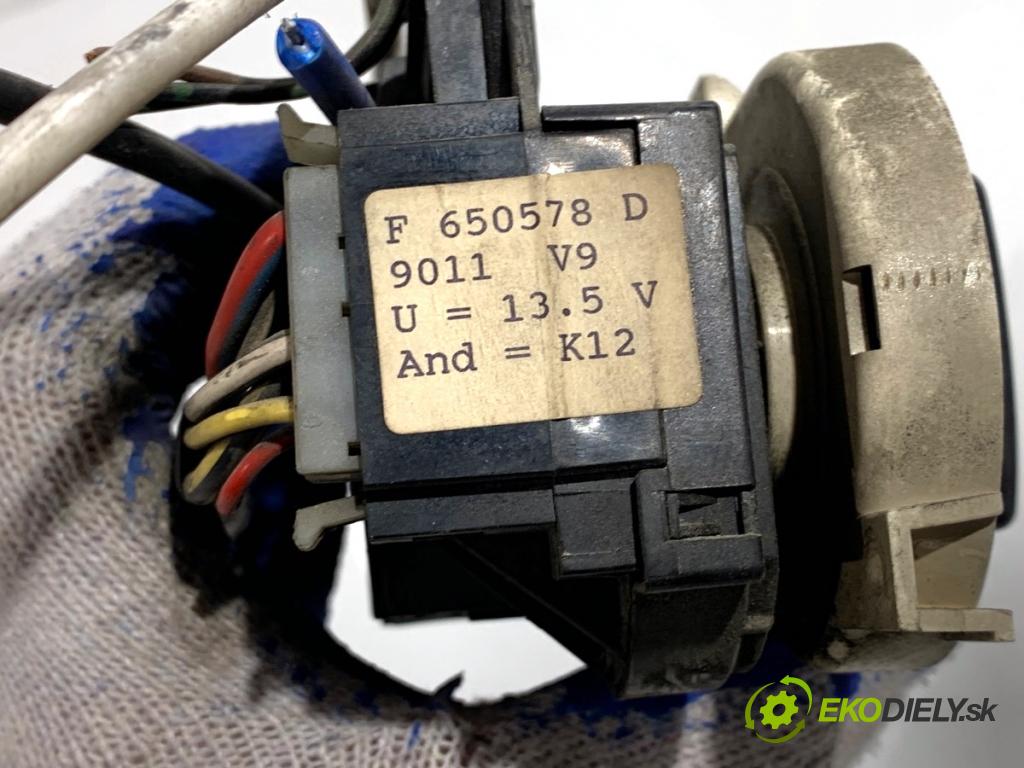 VW LT 28 35 Autobus 1999 75 kW 2.5 TDI 2461 Panel ovládania kúrenia  (Prepínacie páčky pod volantom)