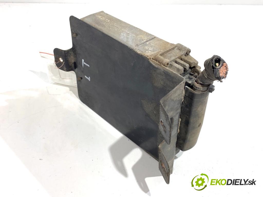 VW LT 28 35 Autobus 1999 75 kW 2.5 TDI 2461 riadiaca jednotka Motor 074906021AP (Riadiaca jednotka)