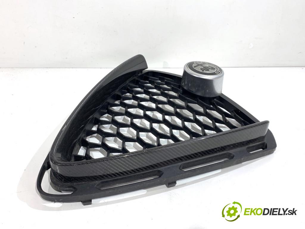 ALFA ROMEO STELVIO SUV 2022 206 kW 2.0 Q4 (949.AXA2A) 1995 Mriežka maska CARBON: 156108638