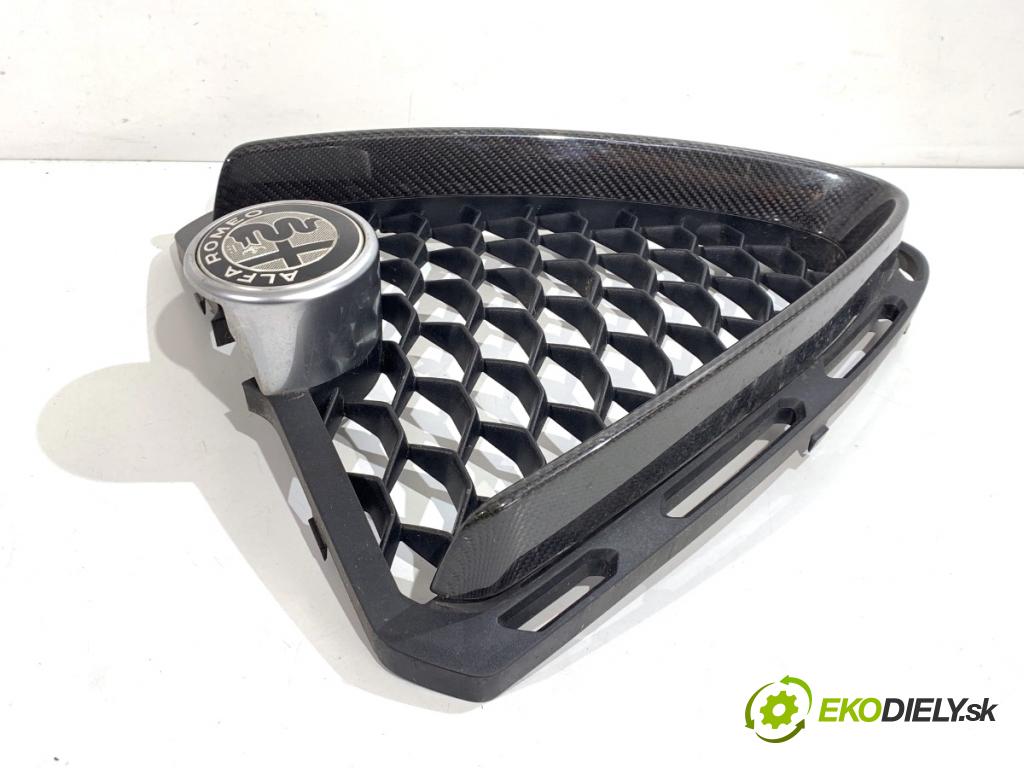 ALFA ROMEO STELVIO SUV 2022 206 kW 2.0 Q4 (949.AXA2A) 1995 Mriežka maska CARBON: 156108638