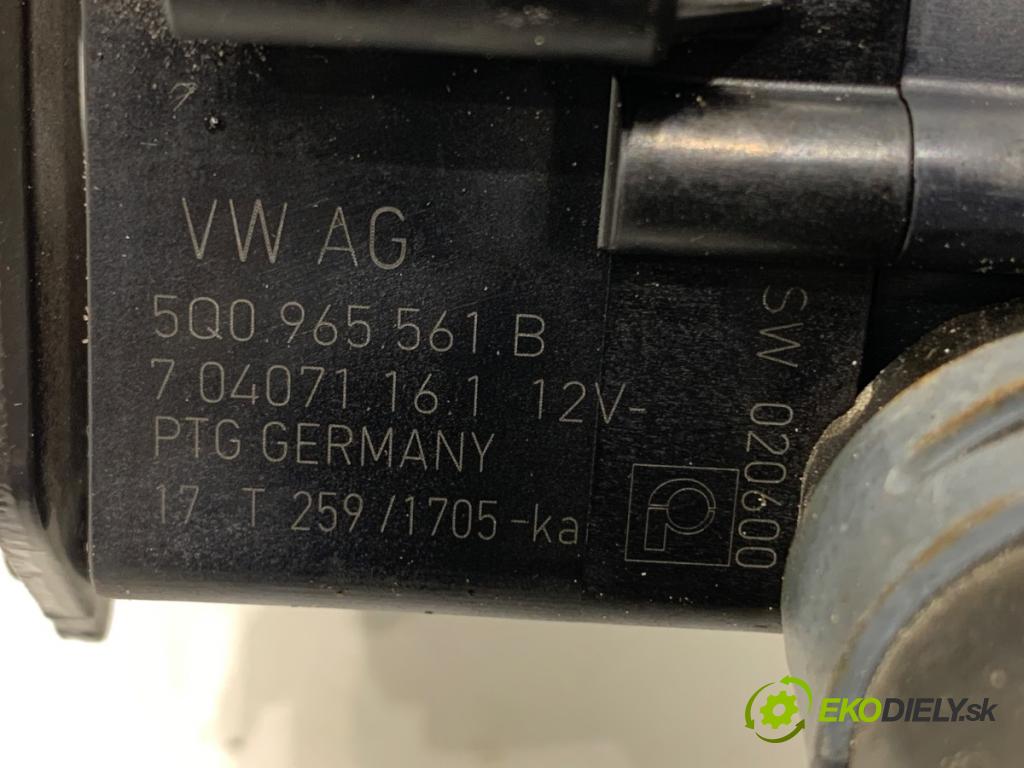 VW TOURAN nadwozie wielkoprzestrzenne (MPV) 2017 132 kW 1.8 TSI 1798 DALŠÍ: pumpa vody 5Q0965561B 5Q0121599AA (Vodní pumpa)