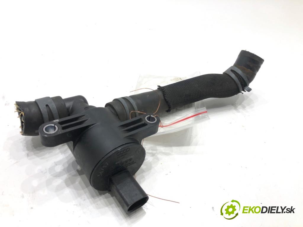 VW TOURAN nadwozie wielkoprzestrzenne (MPV) 2017 132 kW 1.8 TSI 1798 DALŠÍ: pumpa vody 4H0121671D (Vodní pumpa)