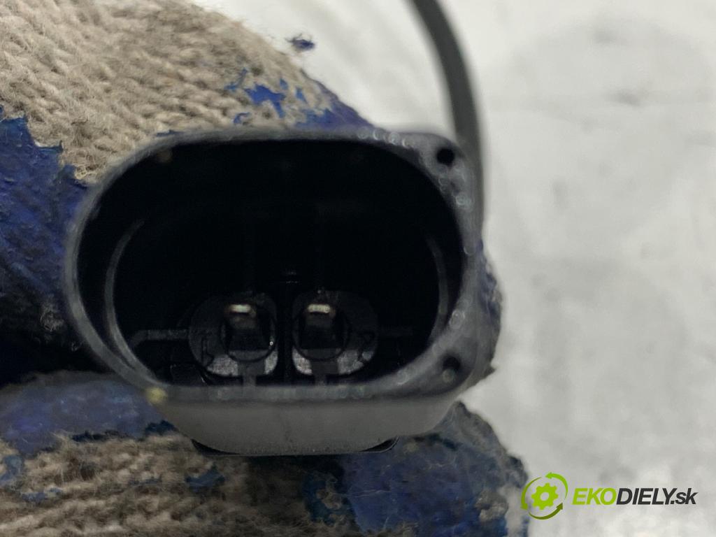 SKODA KAMIQ SUV 2024 85 kW 1.0 TSI 999 zámok kapoty predný 654823509A