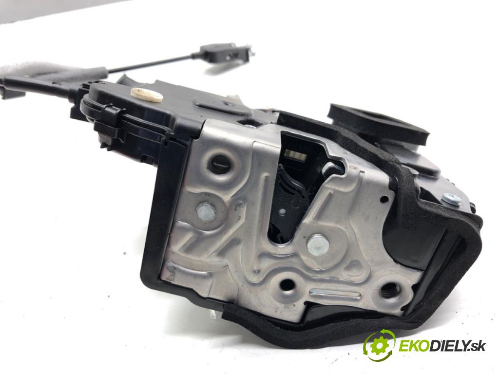 SKODA KAMIQ SUV 2024 85 kW 1.0 TSI 999 zámok Dvere pravy zad 10A839016B