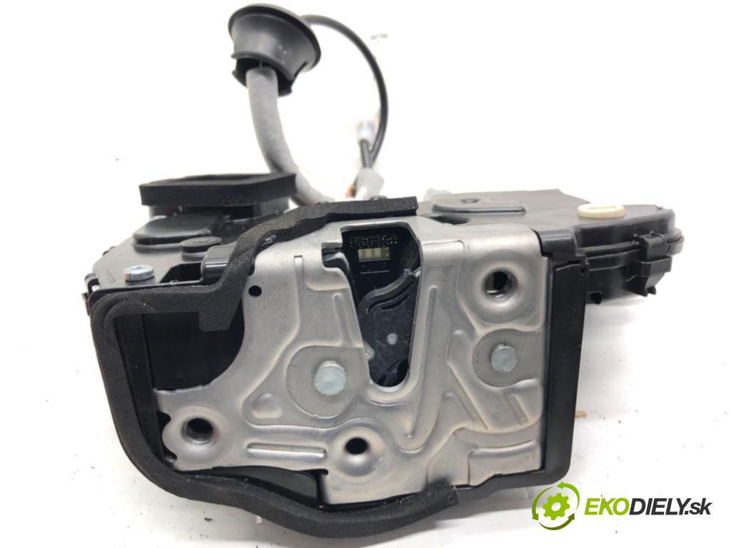 SKODA KAMIQ SUV 2024 85 kW 1.0 TSI 999 zámok Dvere ľavy zad 10A839015B